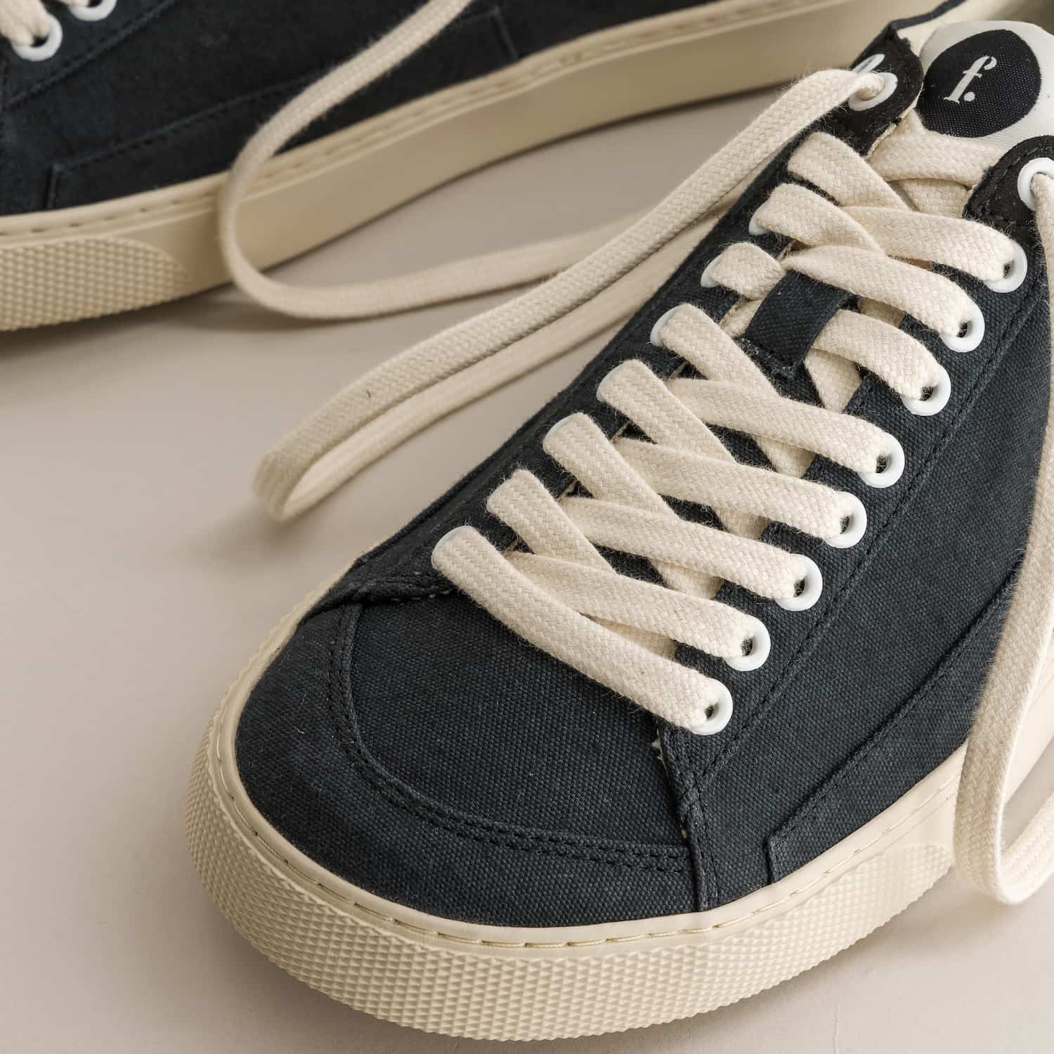 Peach - Black Canvas - slika 5